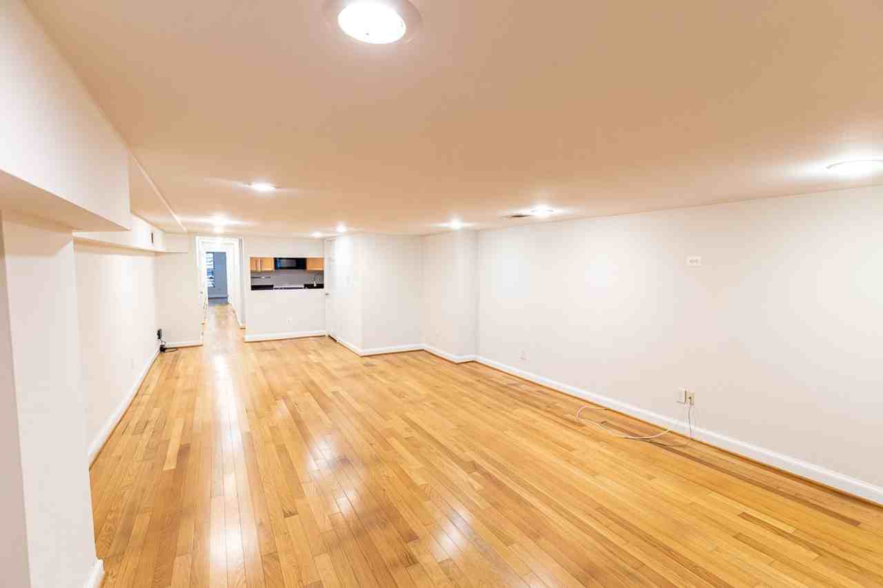 1350 Kenyon St Nw ##Nw - Photo 6 of 22