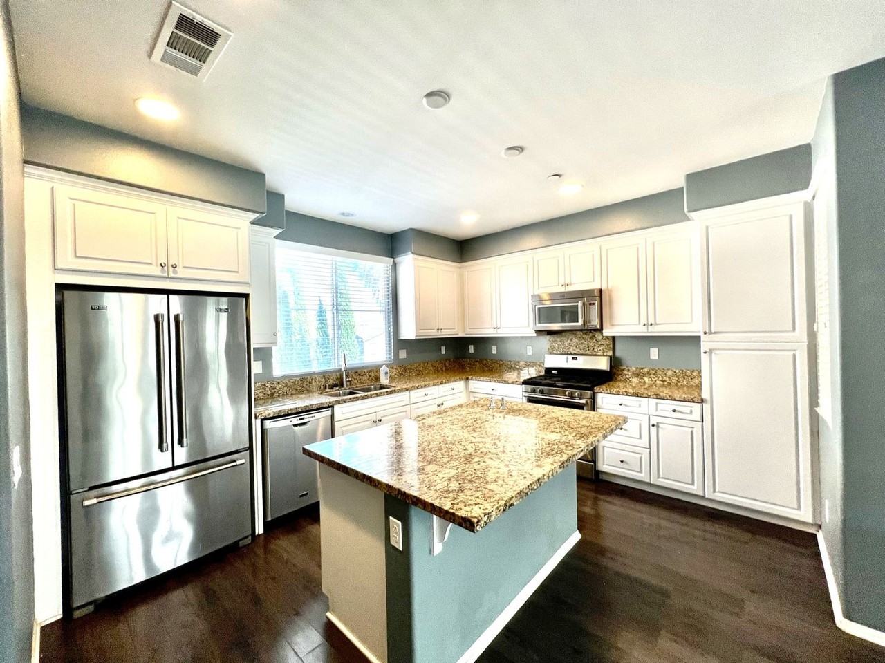 6398 Volans Ct - Photo 3 of 22
