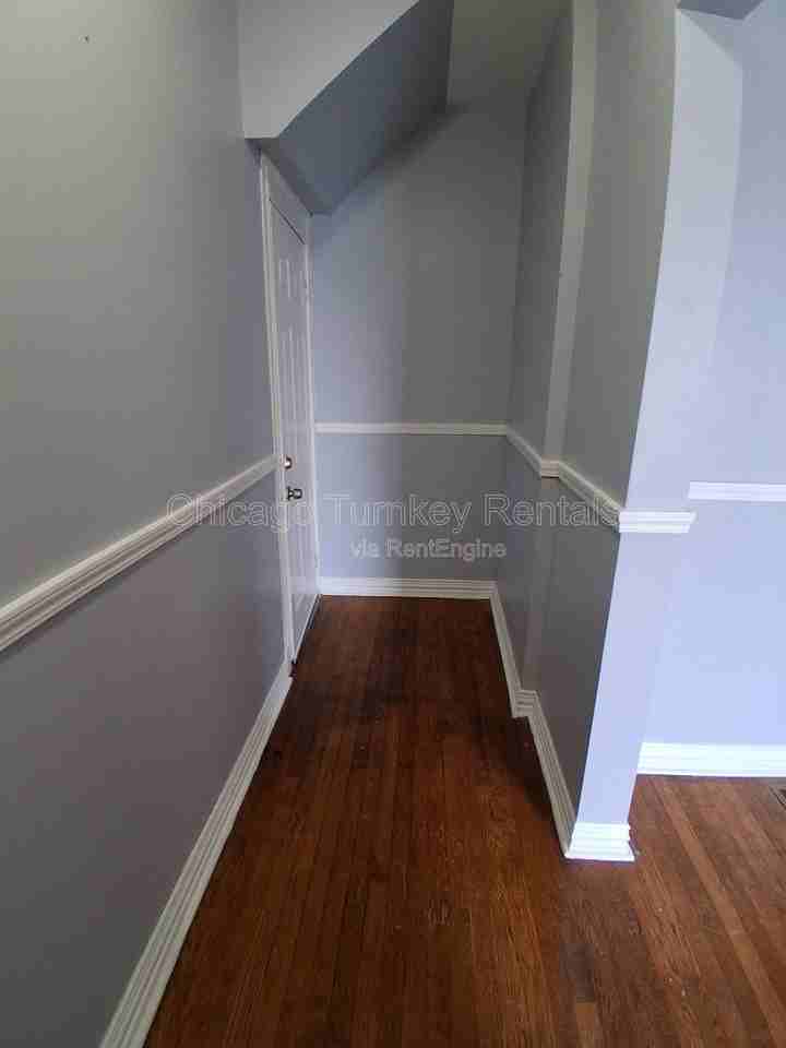 7125 S Ellis Ave #1 - Photo 7 of 18