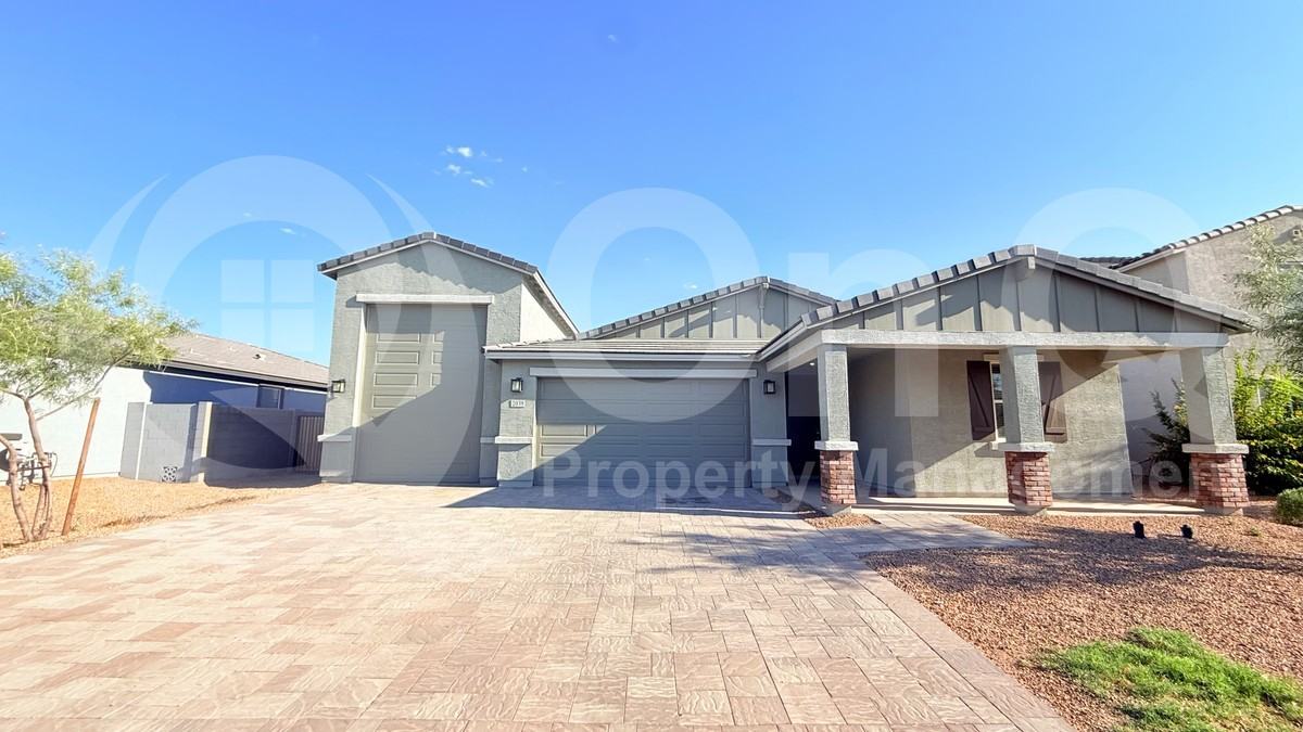 2039 E Piedmont Pl - Photo 2 of 25