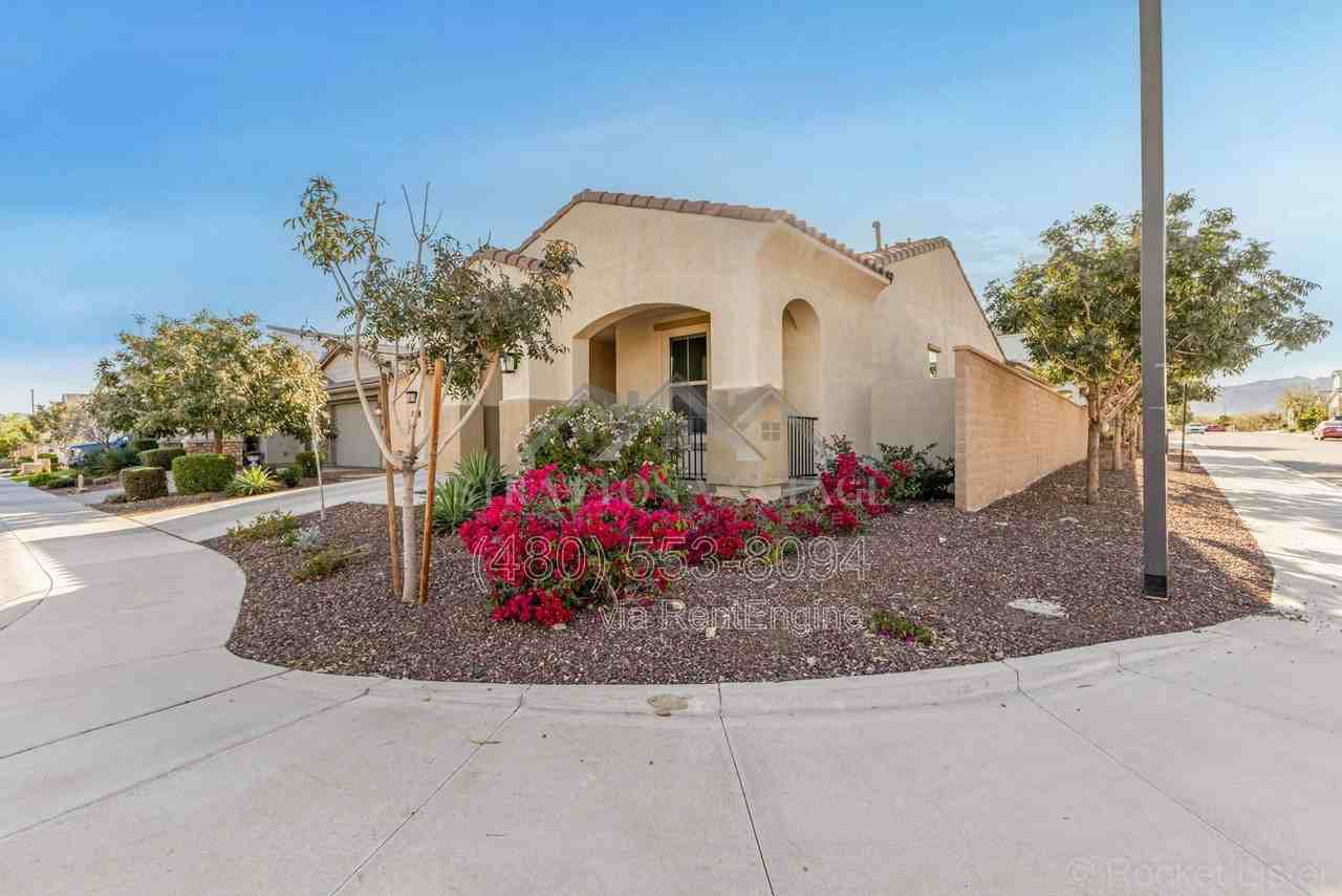 4394 N 197th Dr - Photo 5 of 40