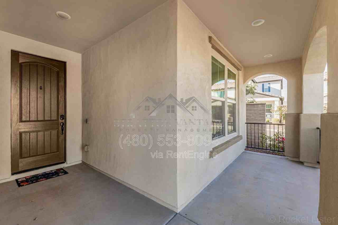 4394 N 197th Dr - Photo 7 of 40