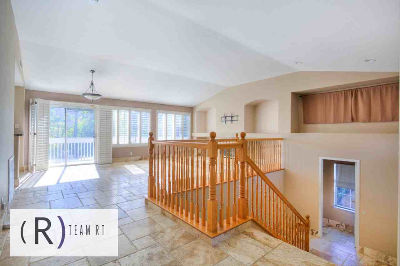 2029 Vista Del Sol - Photo 5 of 48