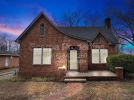 featured image of 610 N Ash Ave