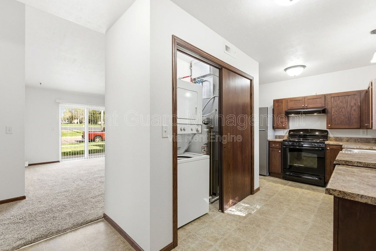 100 N Blauvelt Ave #123 - Photo 3 of 23