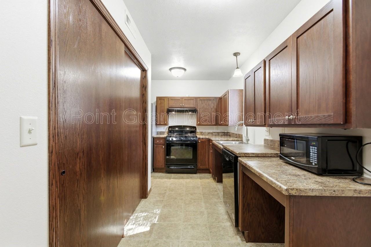 100 N Blauvelt Ave #123 - Photo 4 of 23