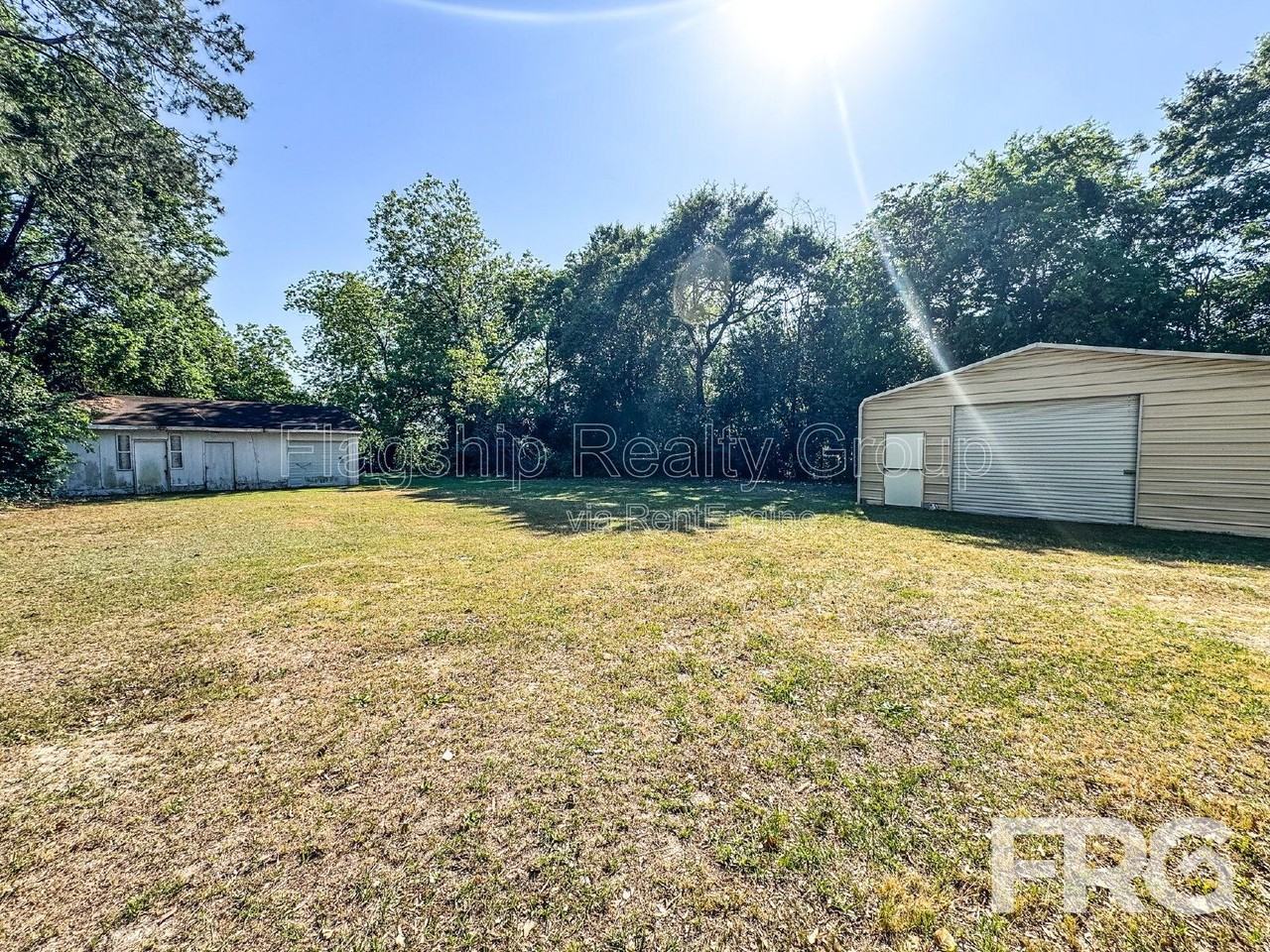 610 3rd St - Photo 5 of 31