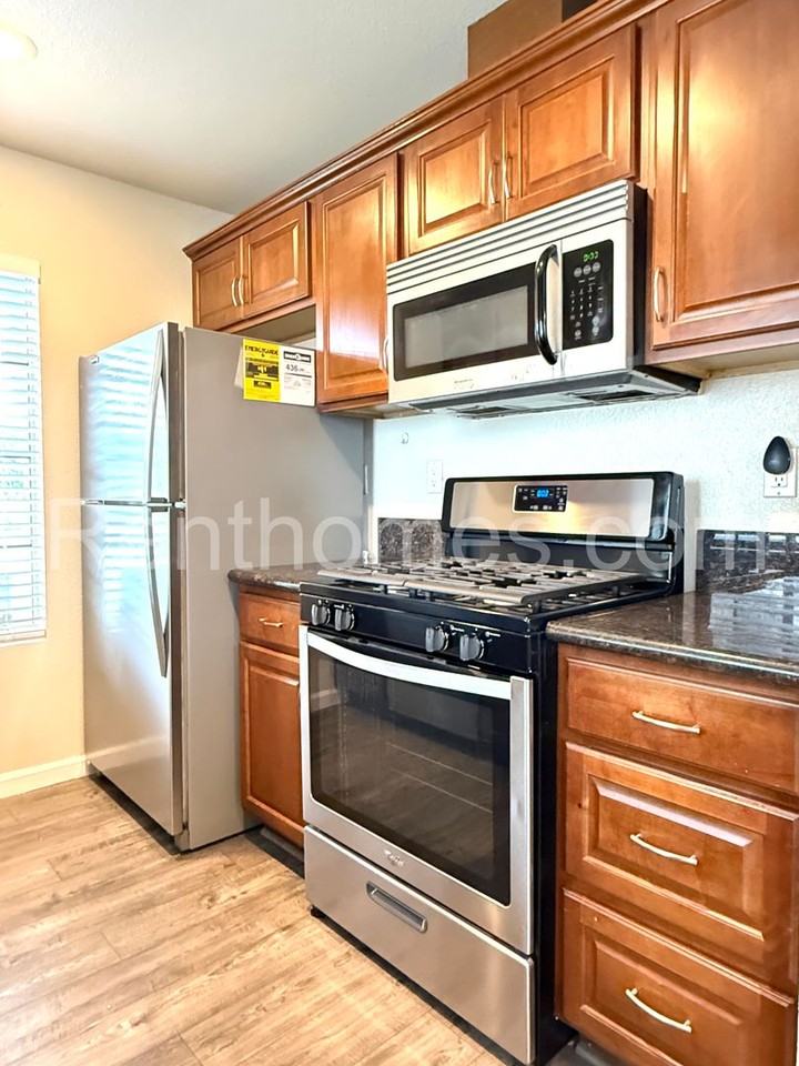 8545 Summerdale Rd - Photo 7 of 22
