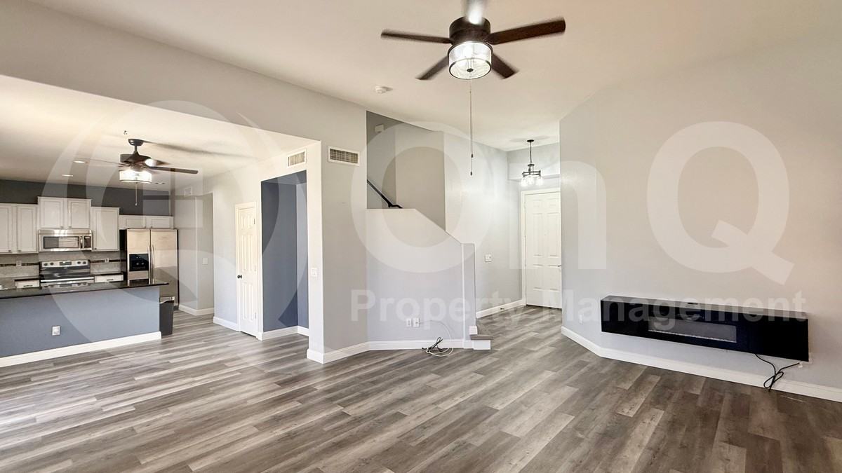 9231 E Lindner Ave - Photo 4 of 21