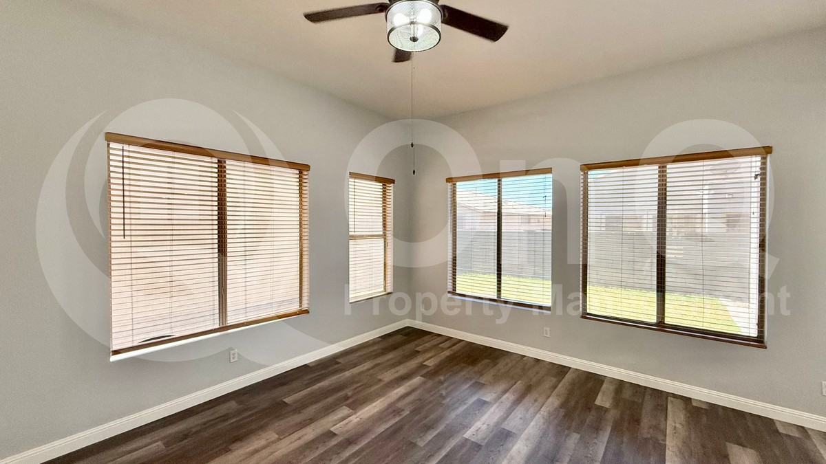 9231 E Lindner Ave - Photo 7 of 21