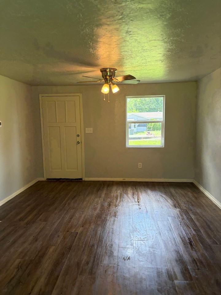 1608 Breckenridge Dr - Photo 6 of 10