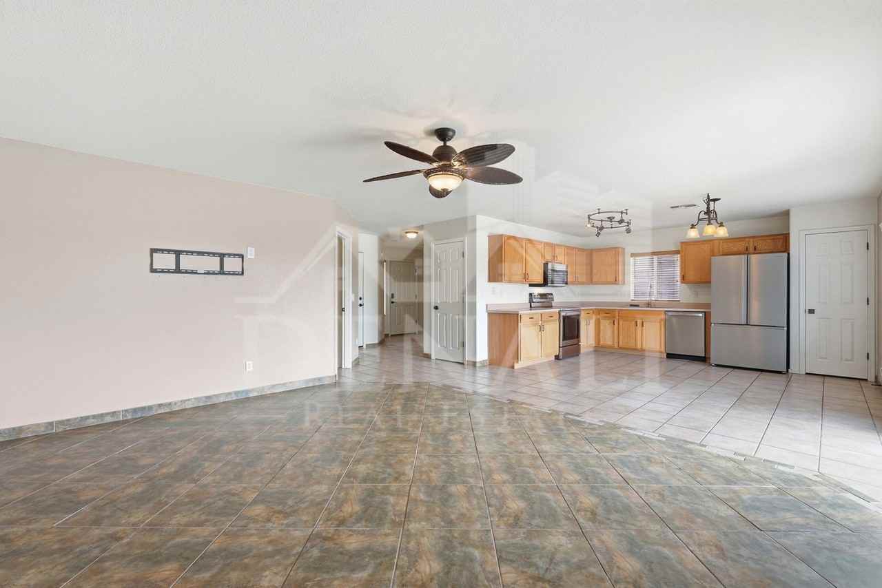 11319 W Madisen Ellise Dr - Photo 5 of 35