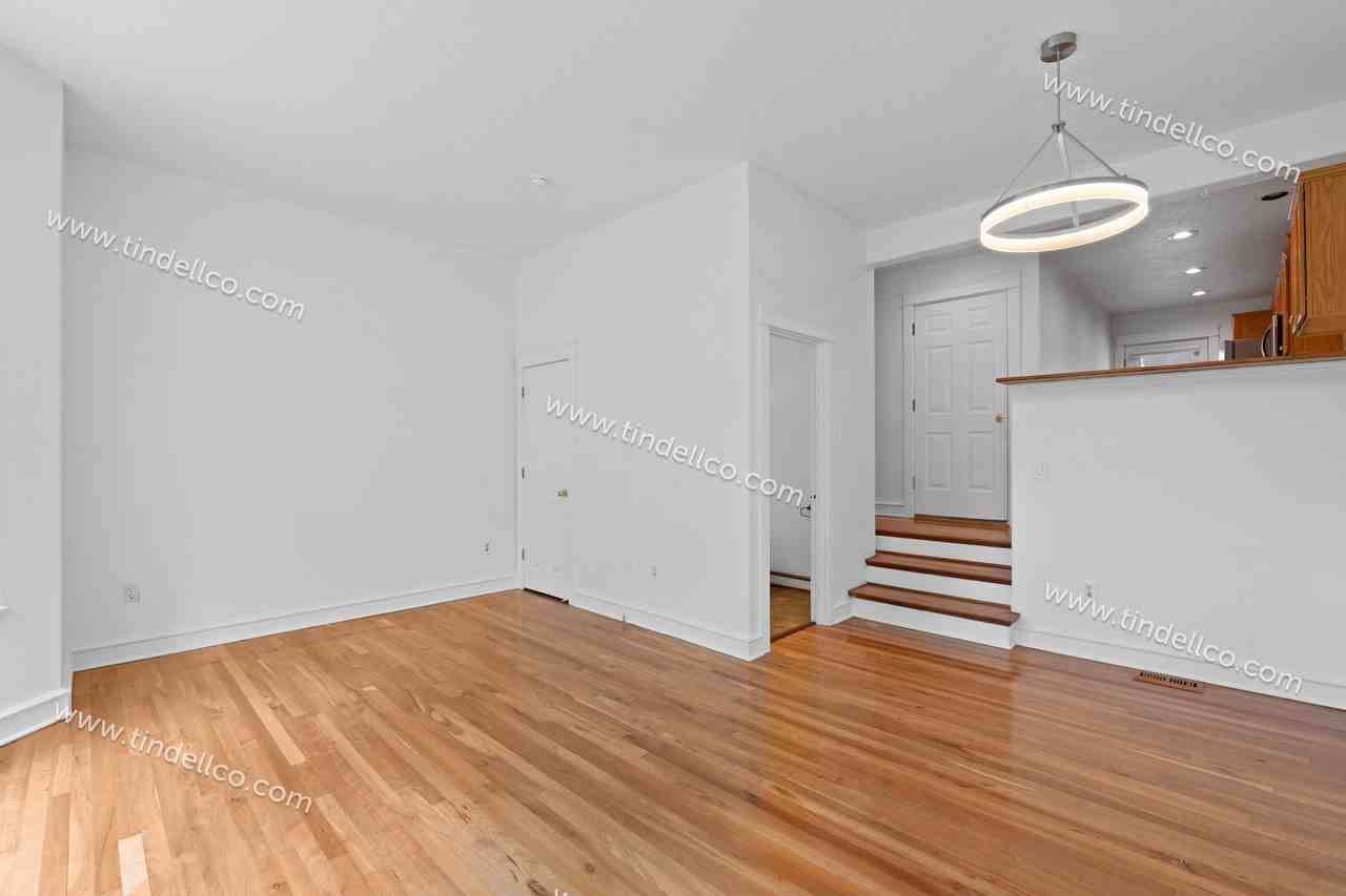 3140 Ne 103rd Pl - Photo 3 of 20