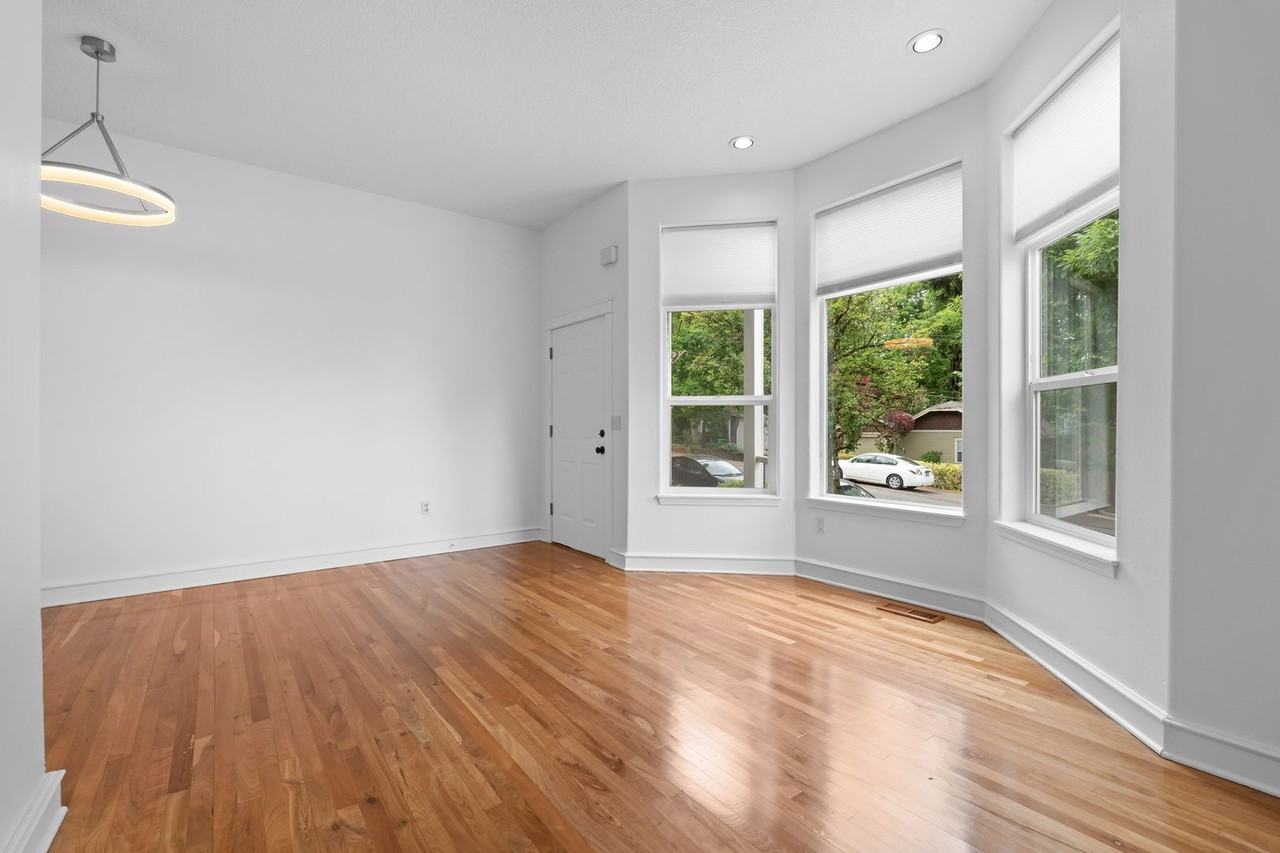 3140 Ne 103rd Pl - Photo 5 of 20