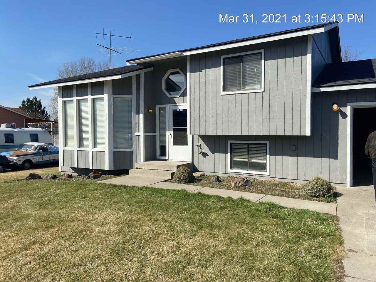 3503 E Clover Park Ave