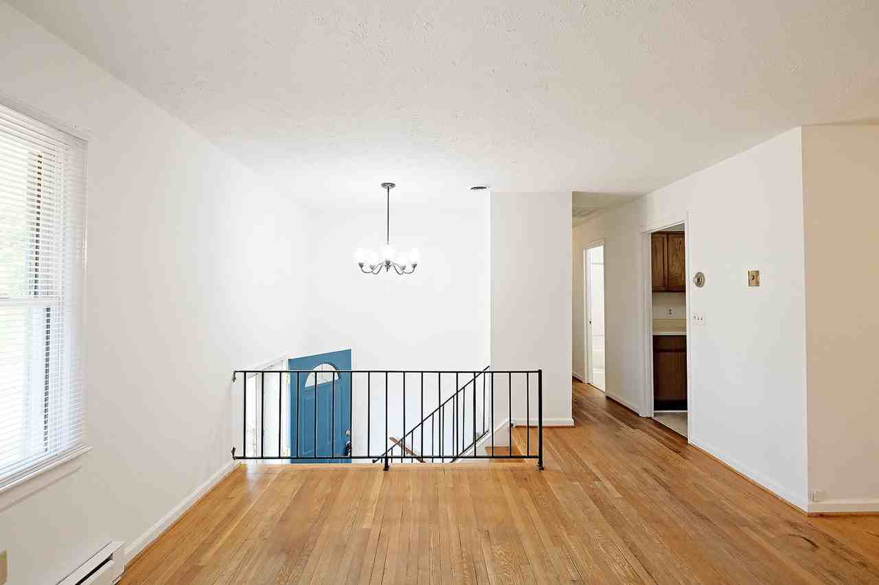 205 Saint Ives Rd - Photo 4 of 28