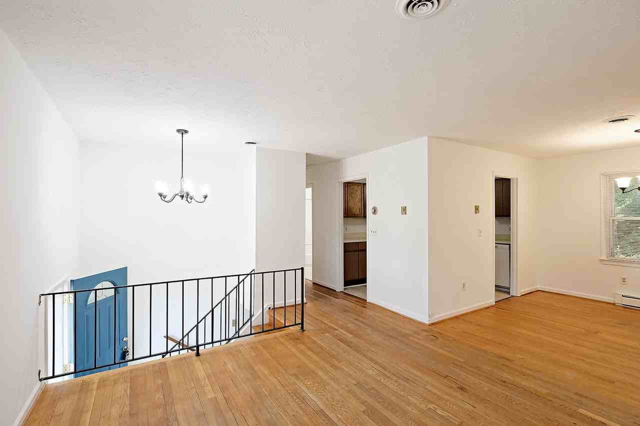 205 Saint Ives Rd - Photo 5 of 28