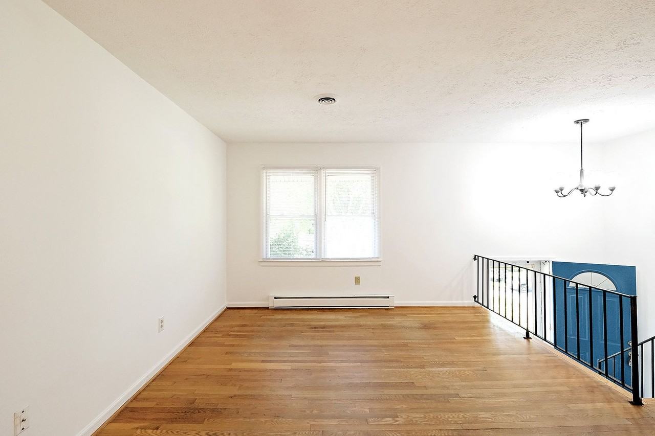 205 Saint Ives Rd - Photo 6 of 28