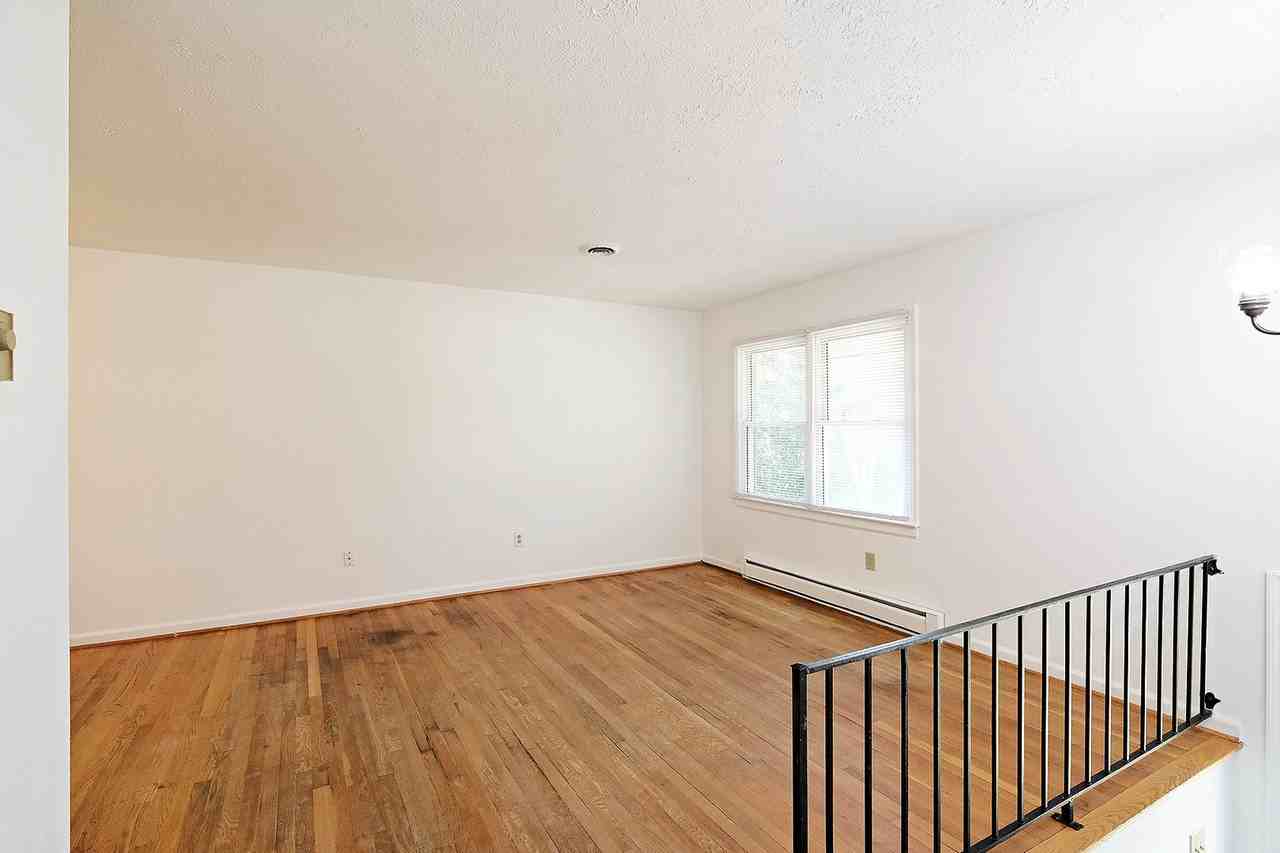 205 Saint Ives Rd - Photo 7 of 28
