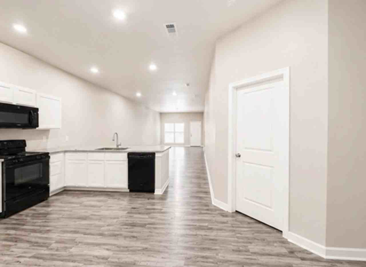 9418 Spirit Ave - Photo 4 of 14