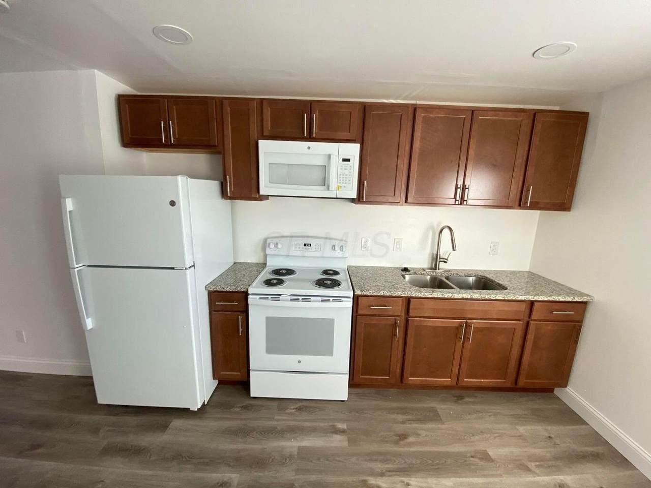 3285 Sullivant Ave, Unit D - Photo 5 of 10