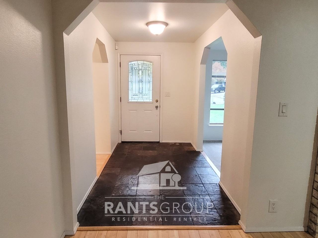 4910 Sheridan Dr Se - Photo 2 of 22