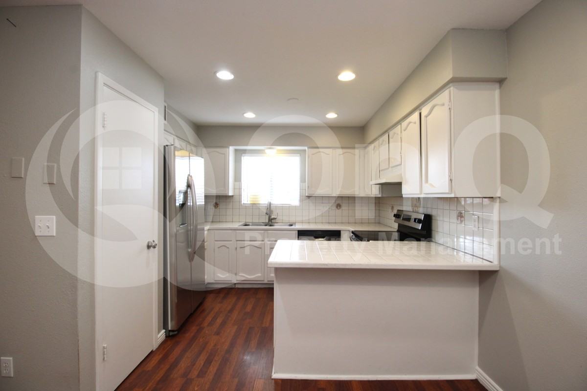 2522 E Don Carlos Ave - Photo 3 of 25