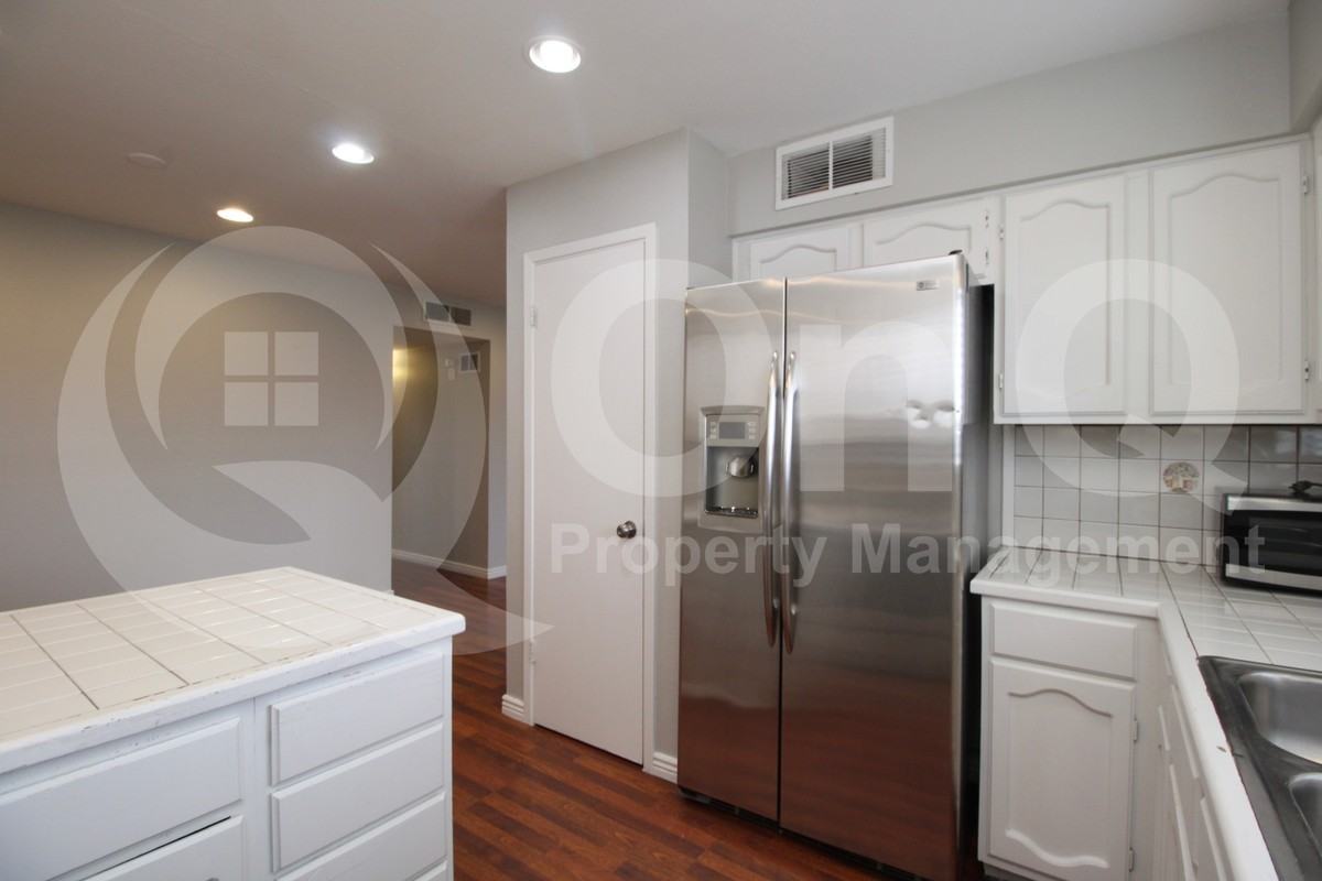 2522 E Don Carlos Ave - Photo 4 of 25
