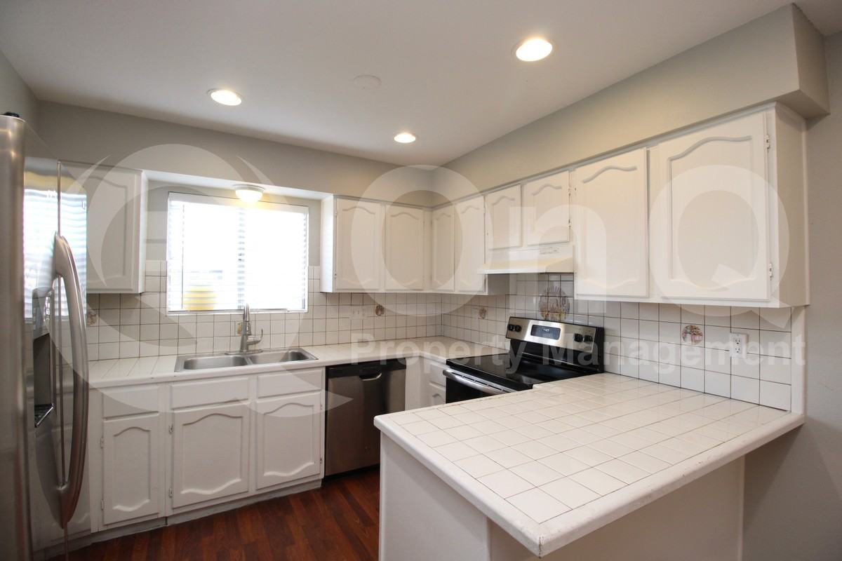 2522 E Don Carlos Ave - Photo 5 of 25