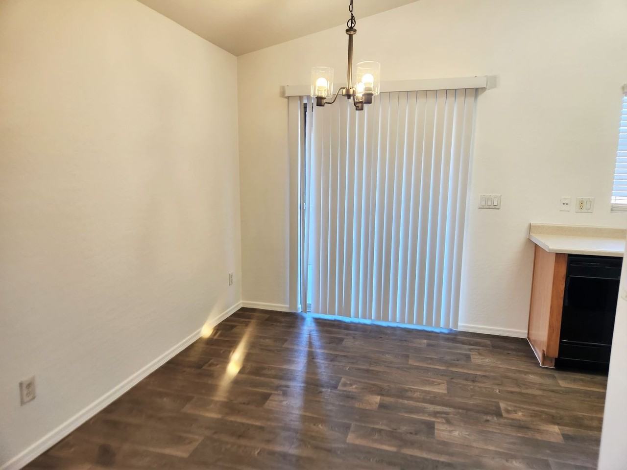 12574 W Lisbon Ln - Photo 5 of 23
