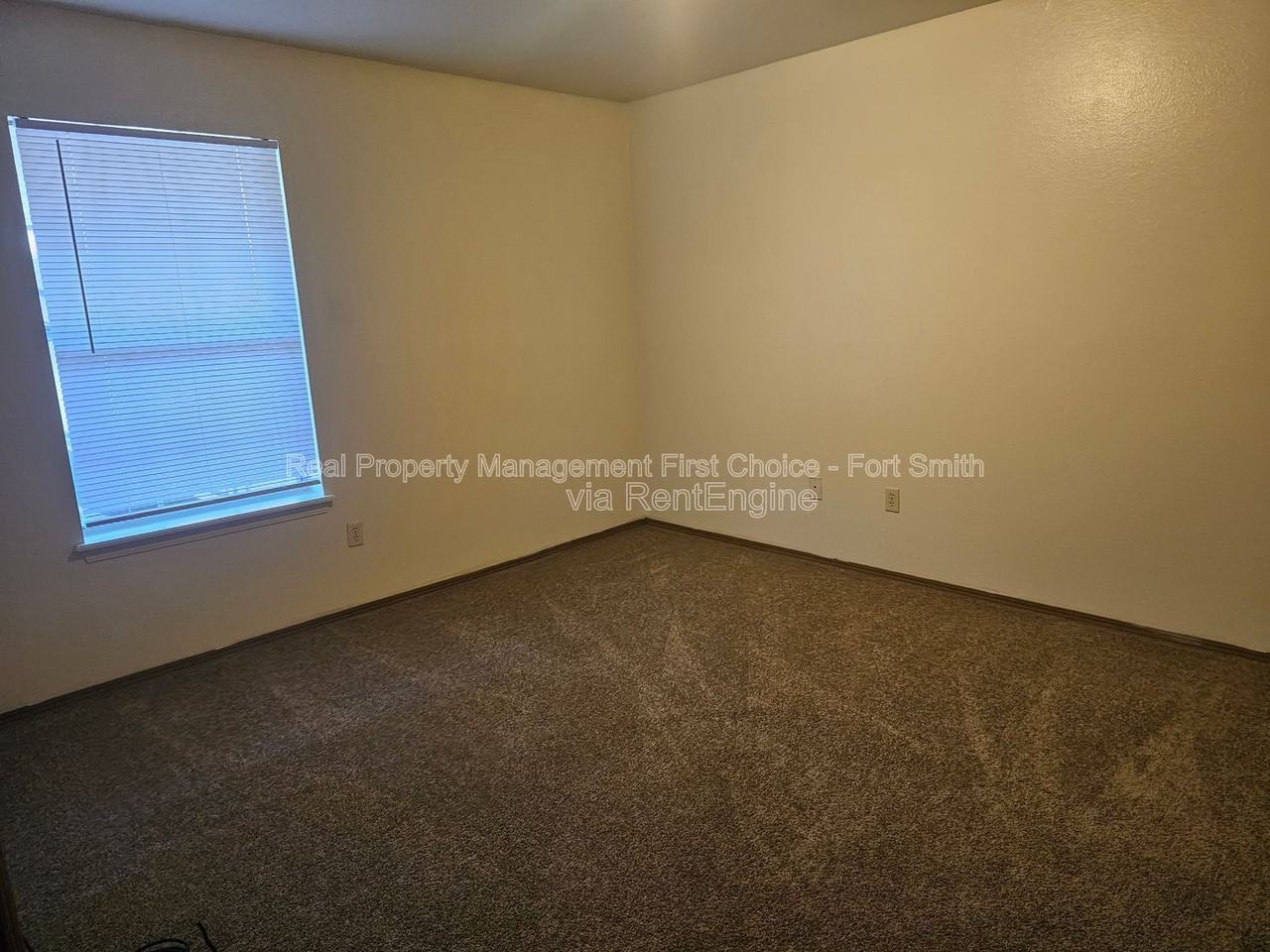 170 Cedar Creek Ct #5 - Photo 4 of 12