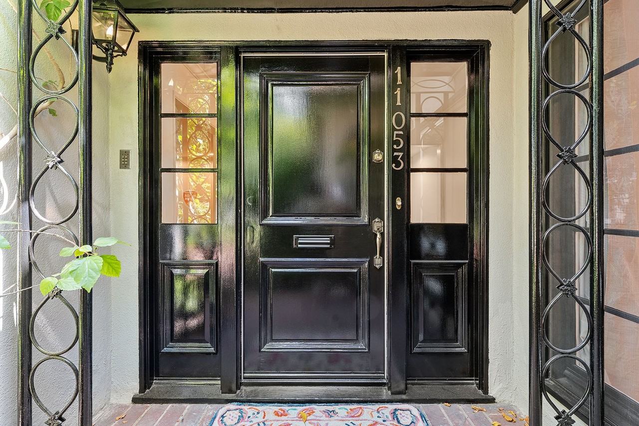 11053 Strathmore Dr - Photo 5 of 50