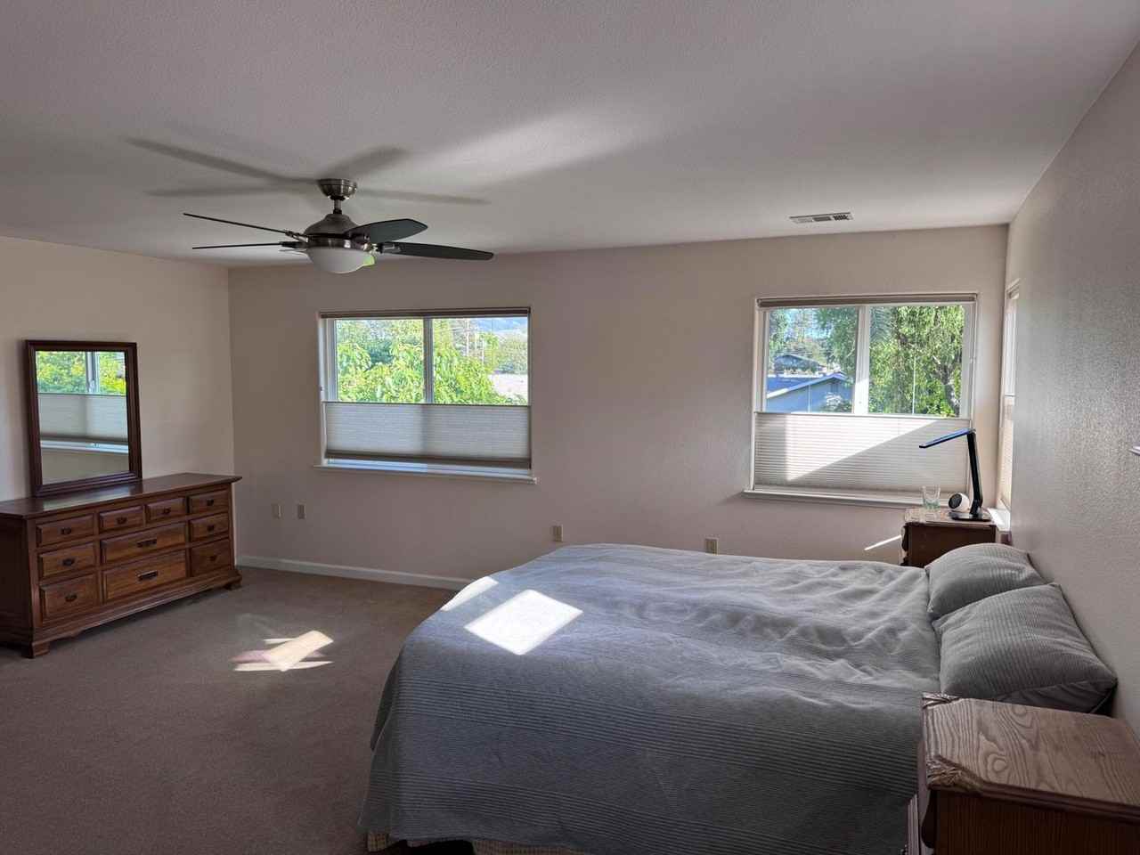 1580 Whitman Rd - Photo 2 of 18