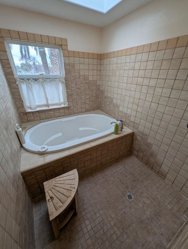 1580 Whitman Rd - Photo 5 of 18