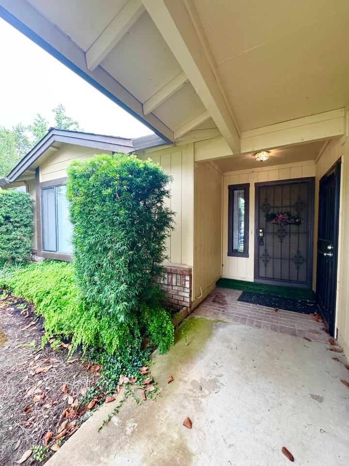 565 Monet Walk - Photo 3 of 19