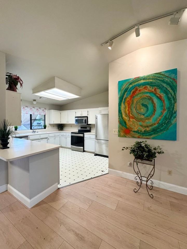 565 Monet Walk - Photo 6 of 19