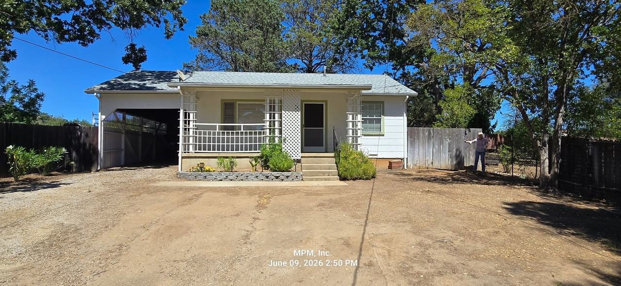 6505 Marchant Ave - Photo 4 of 34