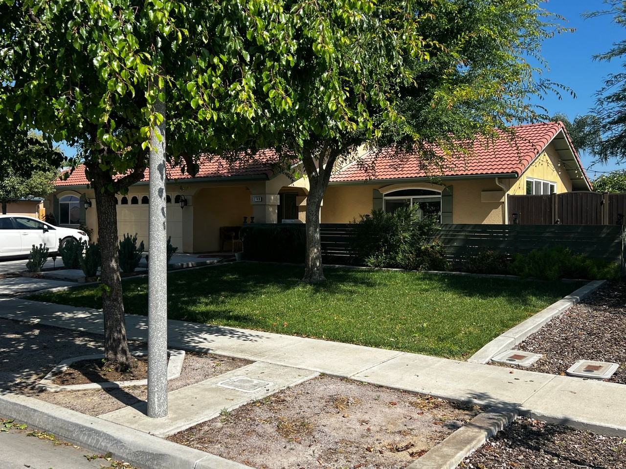 2748 Chardonnay Ln - Photo 4 of 4