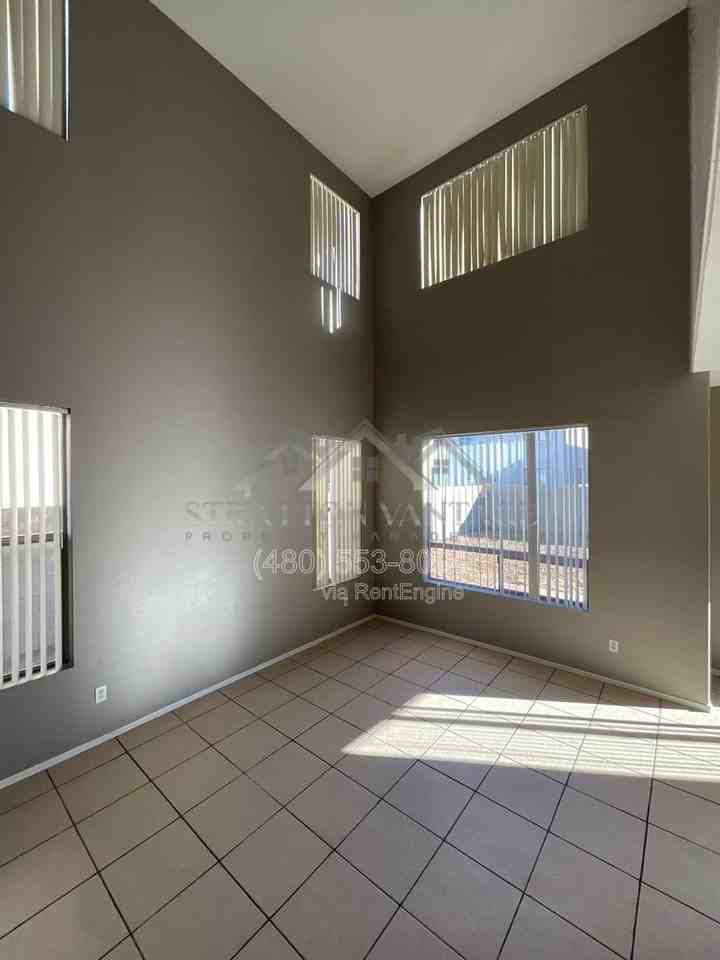 11381 W Yuma St - Photo 5 of 38
