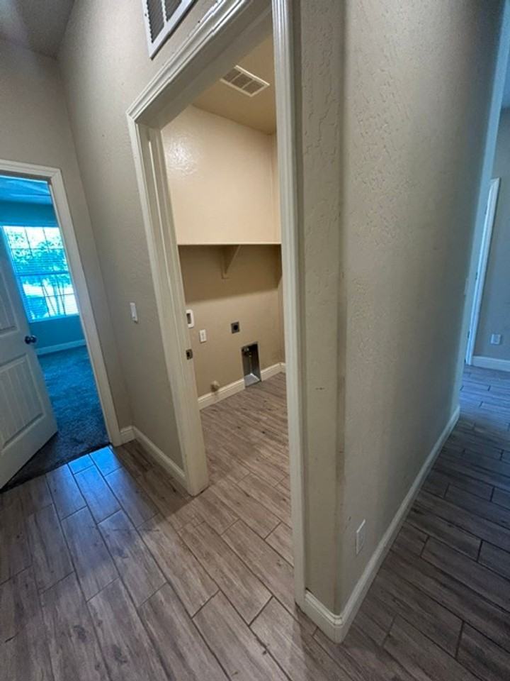 3439 E Laurel Ave - Photo 4 of 11