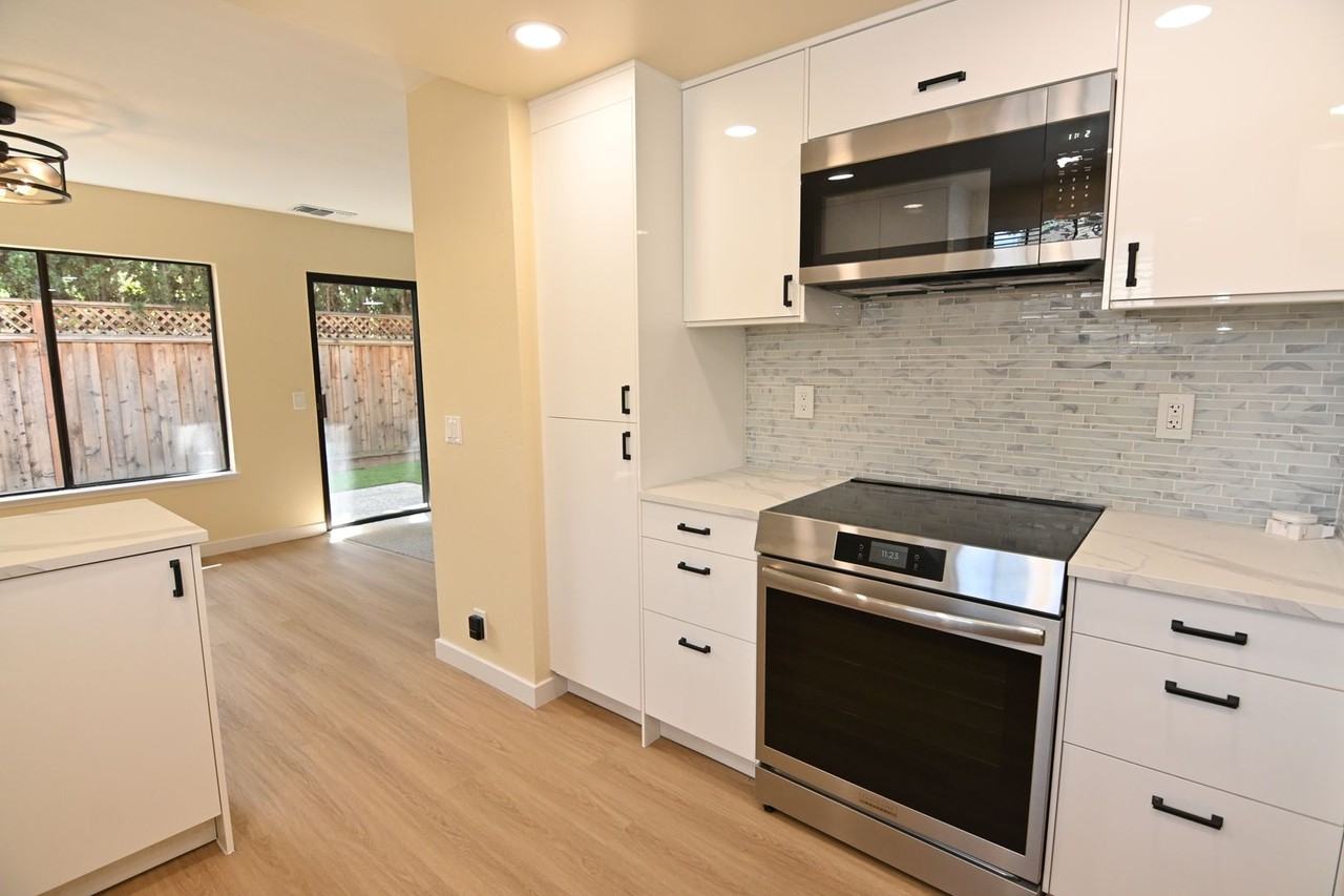 347 W Rincon Ave #E - Photo 7 of 33