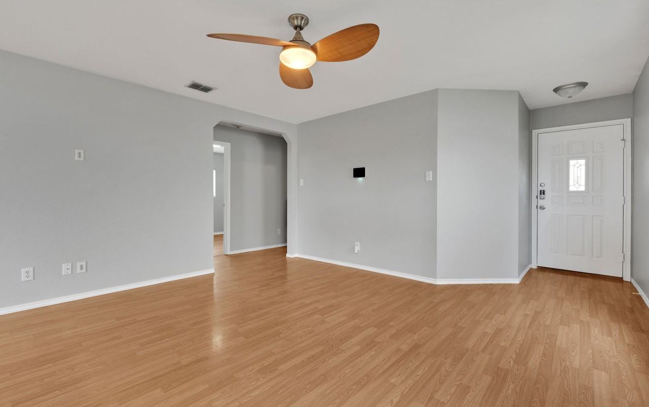 3514 Alamo Grns - Photo 3 of 18