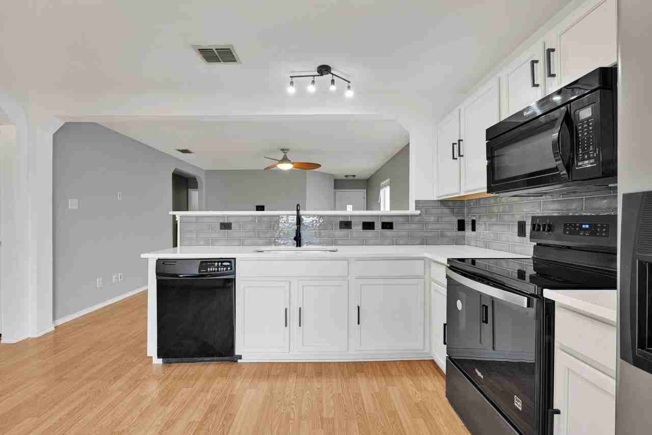 3514 Alamo Grns - Photo 5 of 18