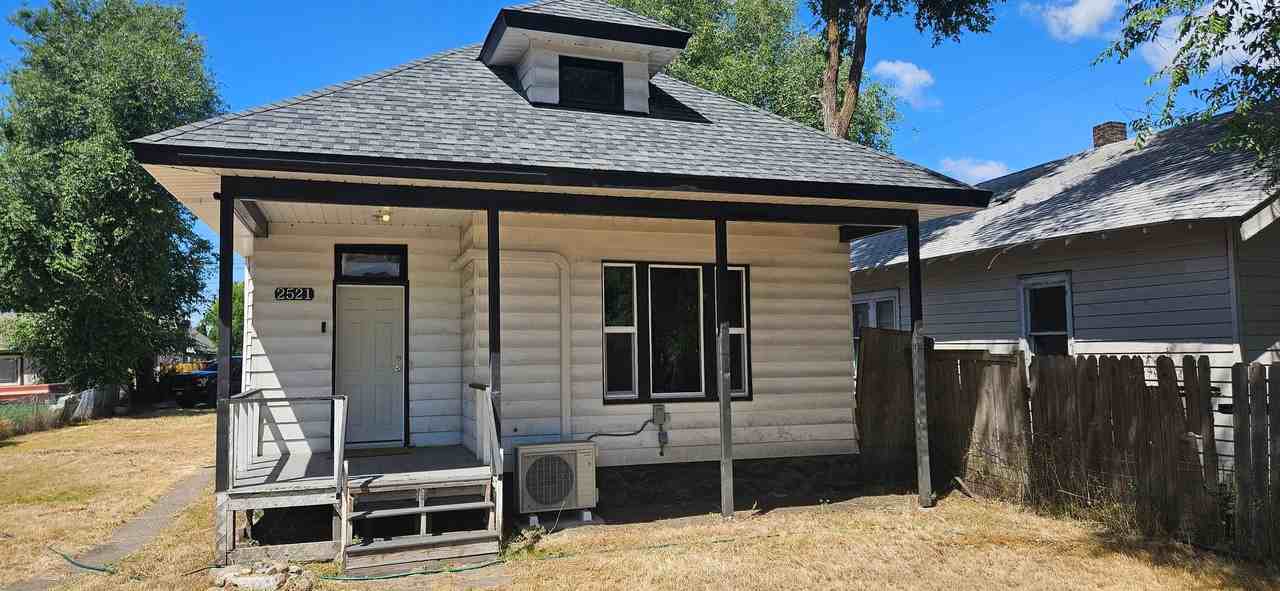 2521 N Hamilton St - Photo 2 of 26
