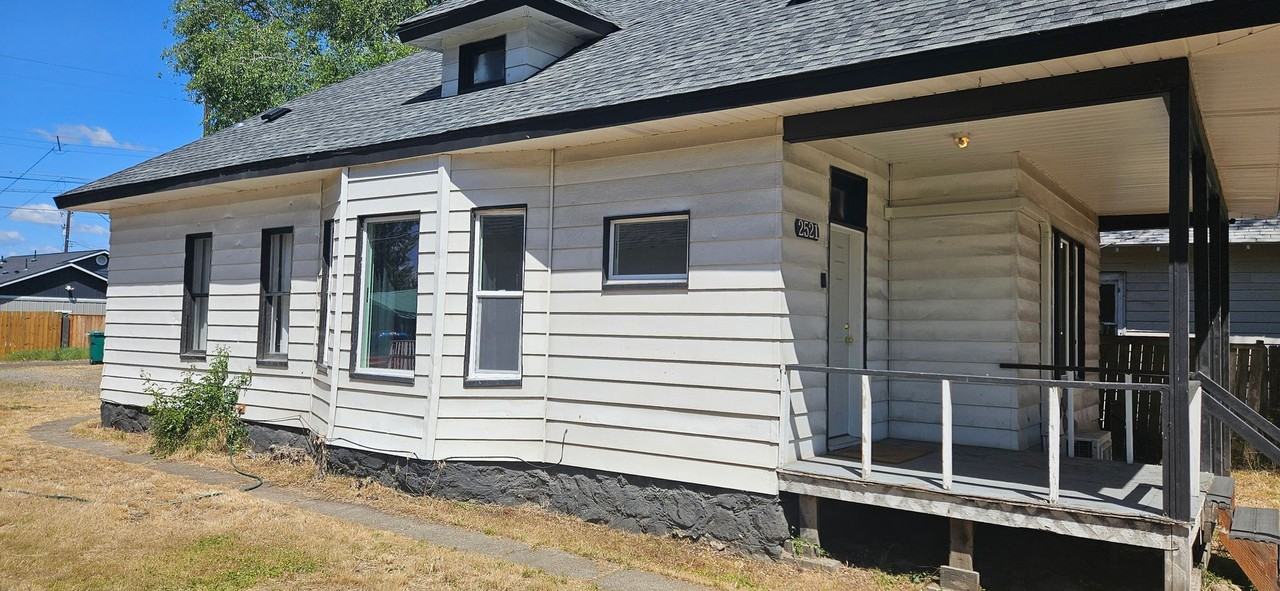 2521 N Hamilton St - Photo 3 of 26