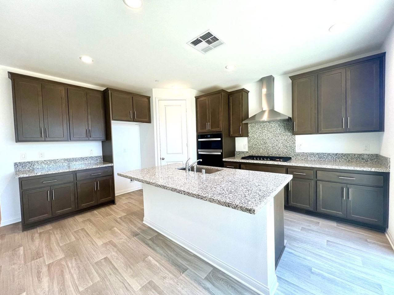 4208 E Flutter Privado - Photo 2 of 39