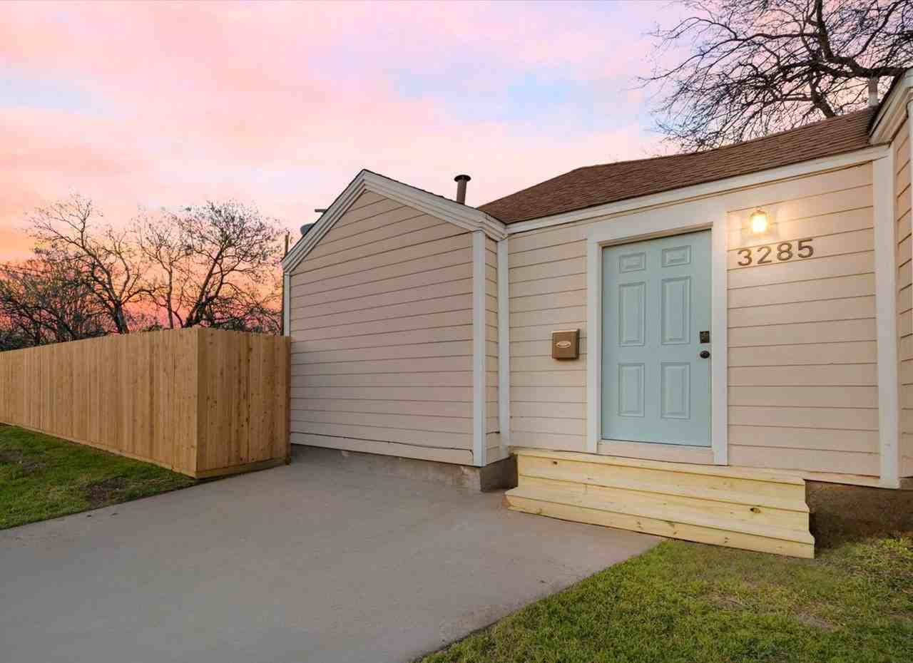 3285 Clover Ln - Photo 2 of 21