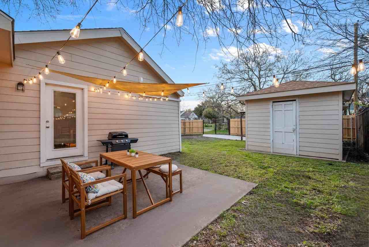 3285 Clover Ln - Photo 3 of 21