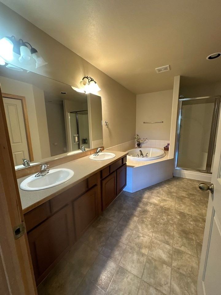 5015 Falcon Dr - Photo 5 of 23