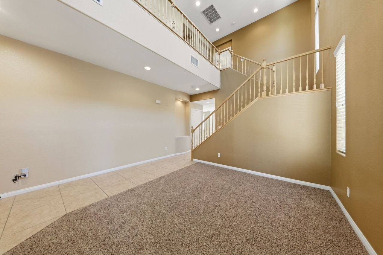 11825 Amistoso Ln - Photo 6 of 35